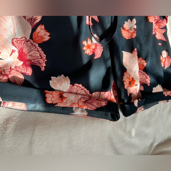 Navy and pink floral romper H&M NEW - Picture 5 of 9